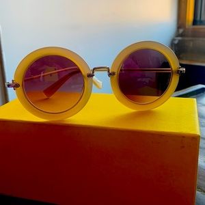 Stunning Round Derek Lam Sunnies